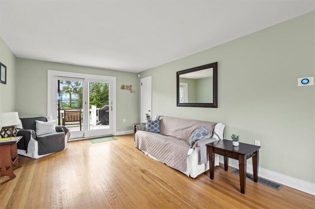 367 Sunset Road Pittsburgh, PA 15237 - Photo 3 of 37 a living room with furniture and a wooden floor