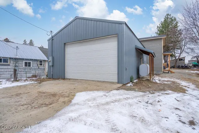 $409,000 | 90 Finley Avenue, Priest River, ID 83856