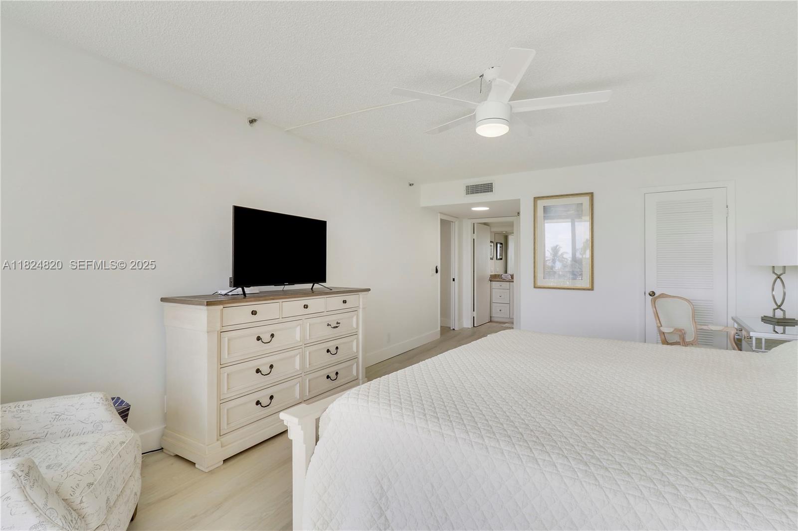 1300 South S Highway, Unit 311 Jupiter, FL 33477 - Photo 23 of 70 Primary bedroom