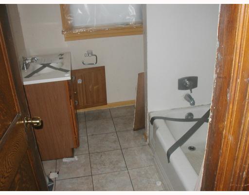 715 School Street McKees Rocks, PA 15136 - Photo 14 of 17 Master Bath/Spa. 2nd Floor Bath