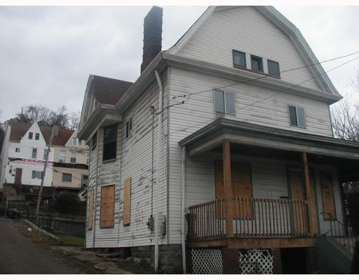 715 School Street McKees Rocks, PA 15136 - Photo 5 of 17 Exterior Front.