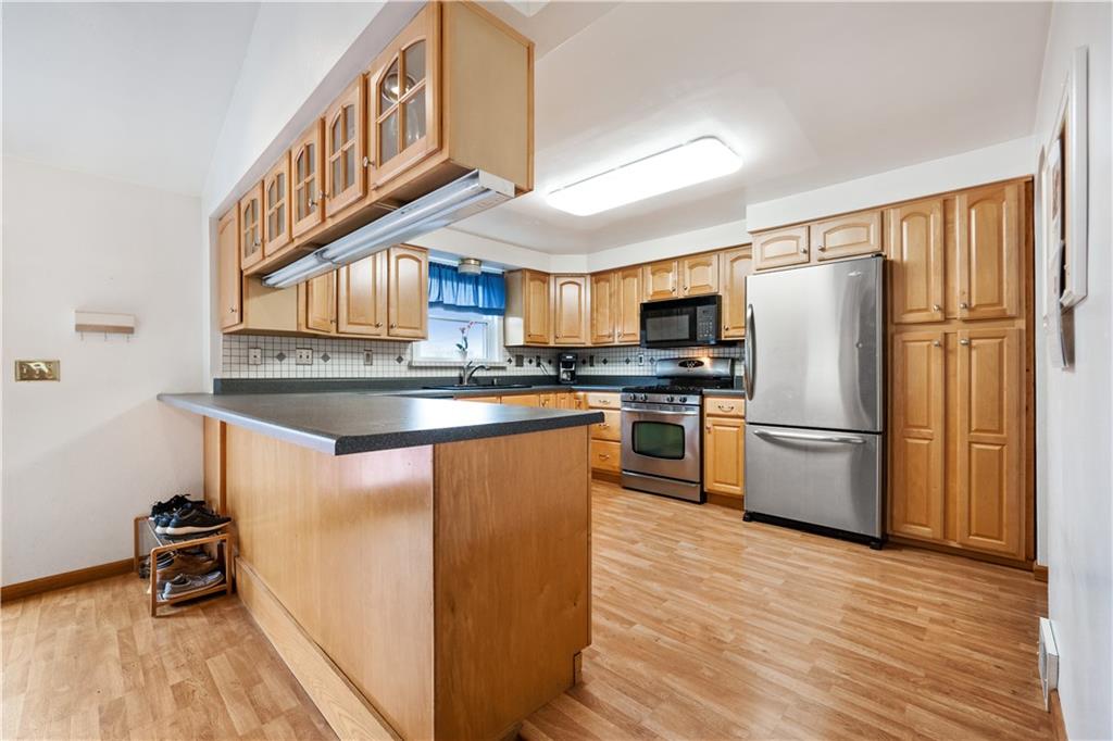 881 Robbins Station Road North Huntingdon, PA 15642 - Photo 3 of 25 Gallery Image 3