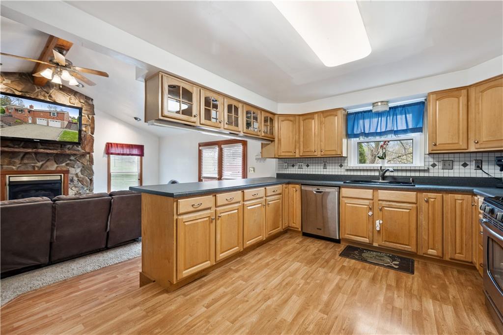 881 Robbins Station Road North Huntingdon, PA 15642 - Photo 5 of 25 Gallery Image 5