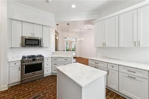 $750,000 | 7500 Windsor Drive, New Orleans, LA 70123