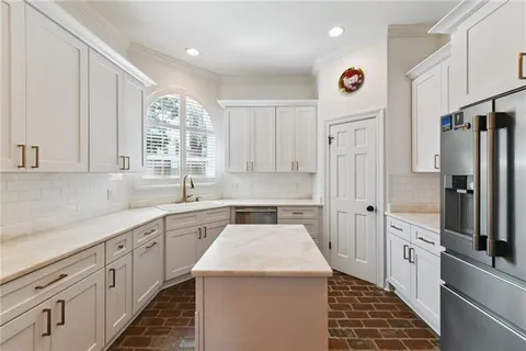 $750,000 | 7500 Windsor Drive, New Orleans, LA 70123