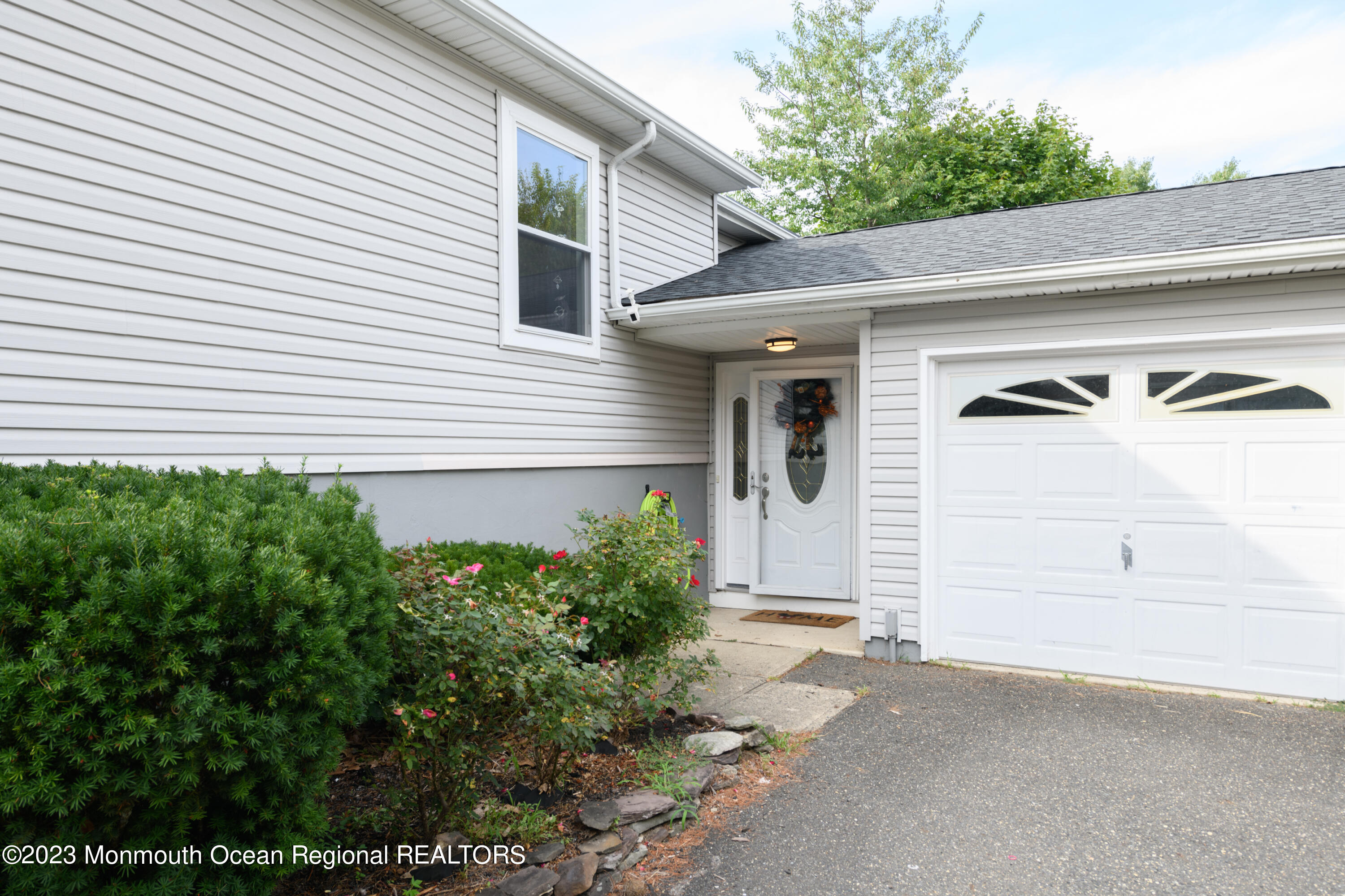 1 Nantucket Court Howell, NJ 07731 - Photo 2 of 38 BAP_4594
