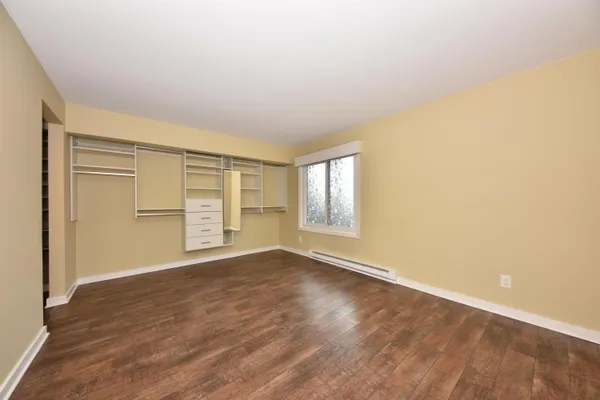 $224,900 | 1612 South Coachlight Drive, New Berlin, WI 53151