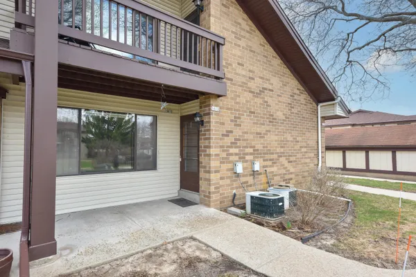 $224,900 | 1612 South Coachlight Drive, New Berlin, WI 53151
