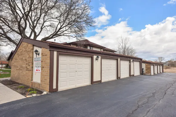 $224,900 | 1612 South Coachlight Drive, New Berlin, WI 53151
