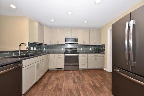 $224,900 | 1612 South Coachlight Drive, New Berlin, WI 53151