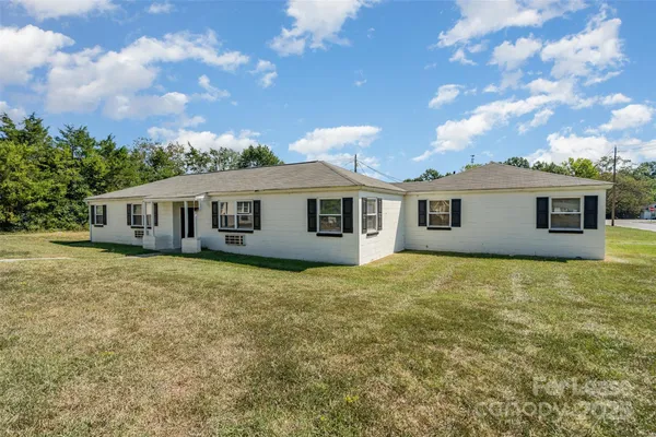 $825 | 200 York Street, Unit G2, Chester, SC 29706