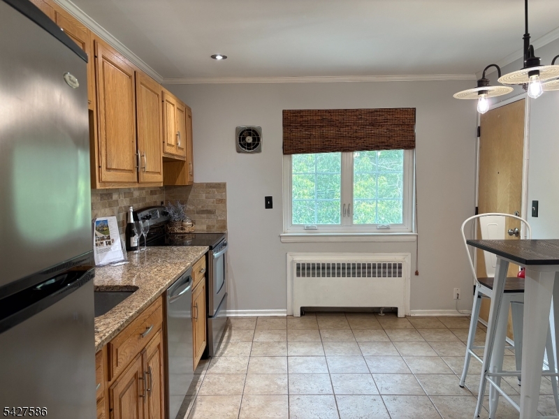 7 Troy Drive, Unit B Springfield, NJ 07081 - Photo 3 of 23