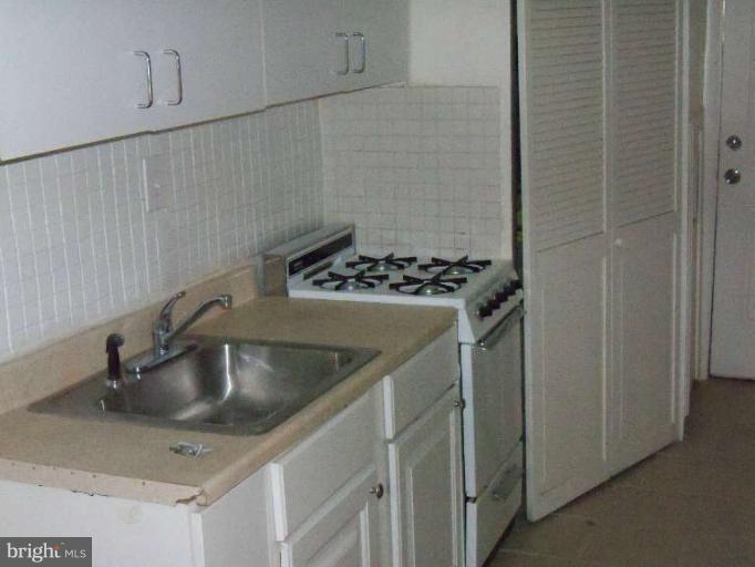 4261 Edson Place Northeast Washington, DC 20019 - Photo 6 of 10 Kitchen