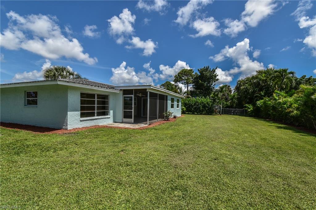 2408 Clipper Way Naples, FL 34104 - Photo 18 of 31 Gallery Image 18