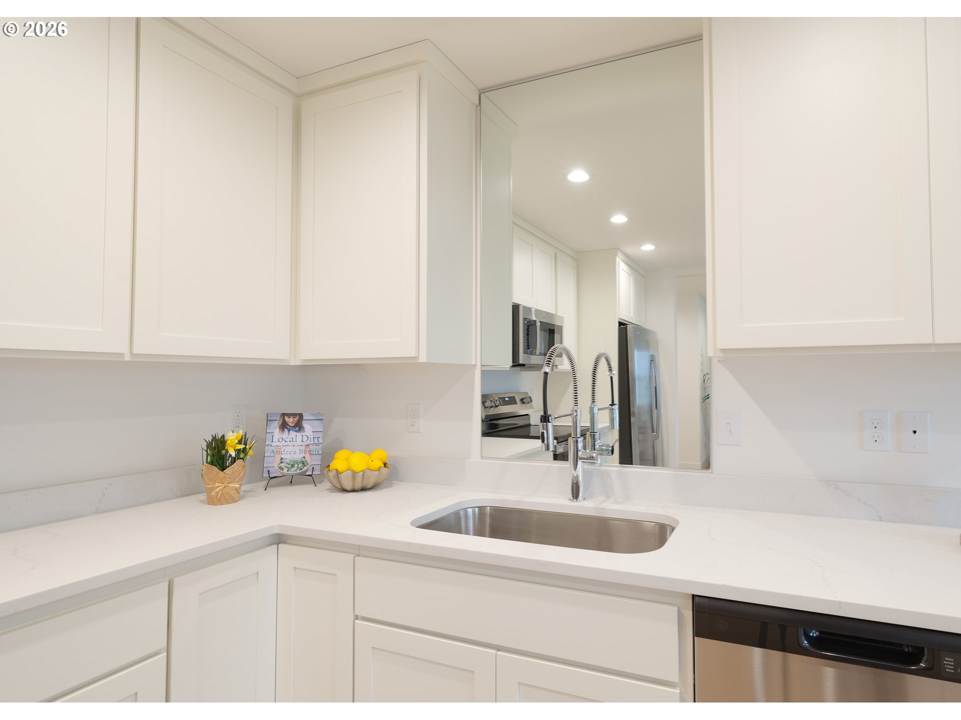 944 H Avenue Seaside, OR 97138 - Photo 12 of 29 Kitchen