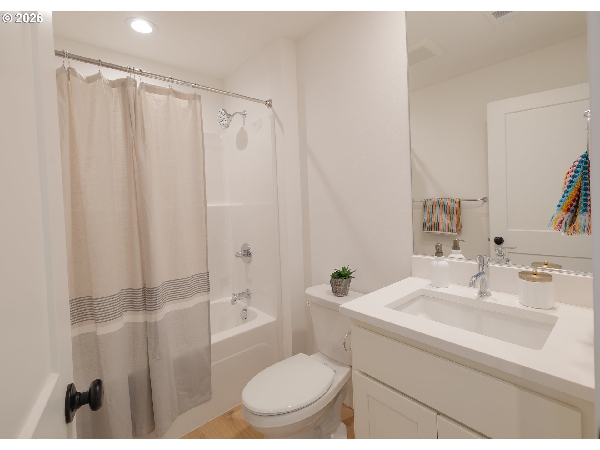944 H Avenue Seaside, OR 97138 - Photo 27 of 29 Bathroom
