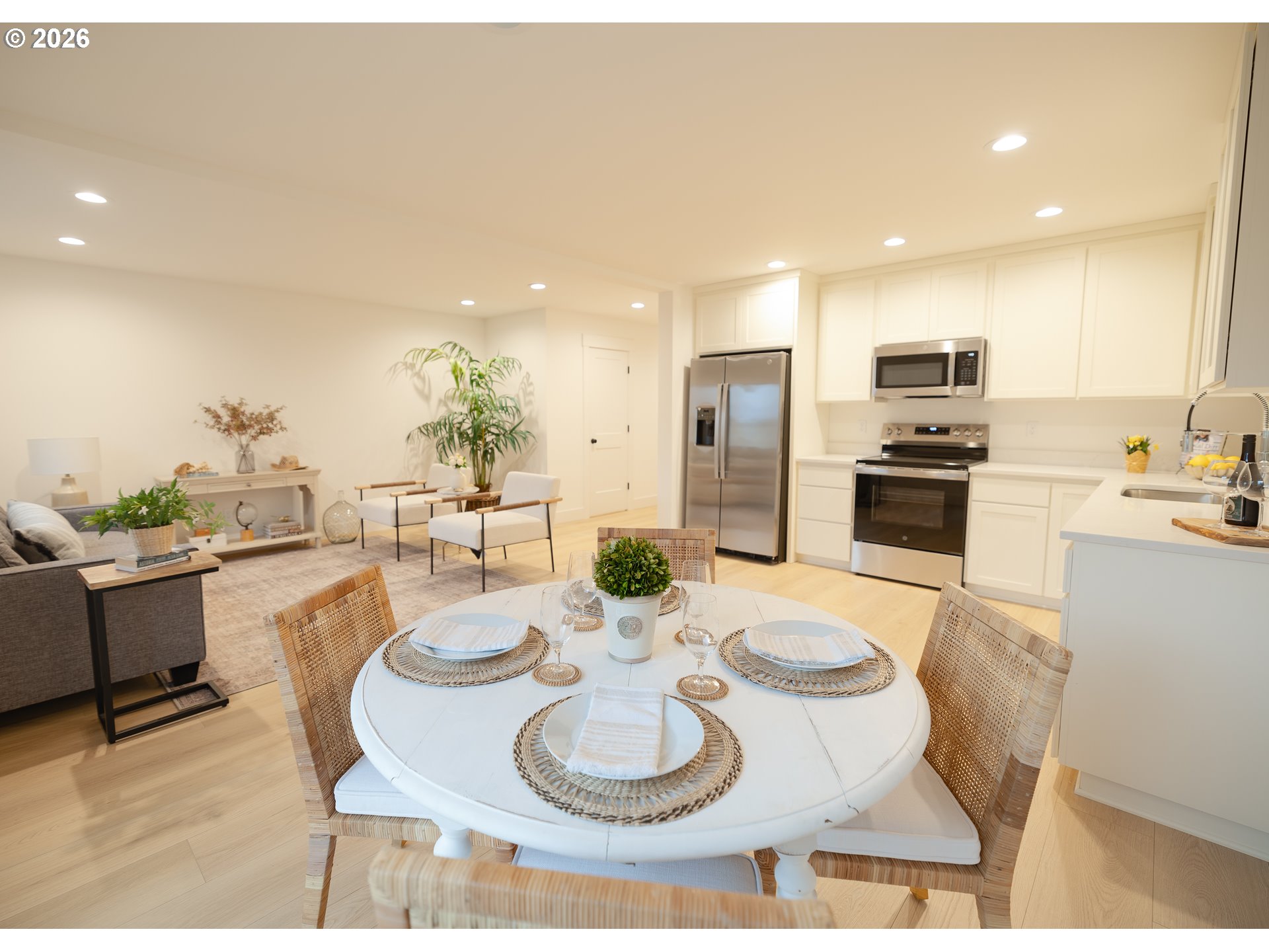 944 H Avenue Seaside, OR 97138 - Photo 6 of 29 Great Room