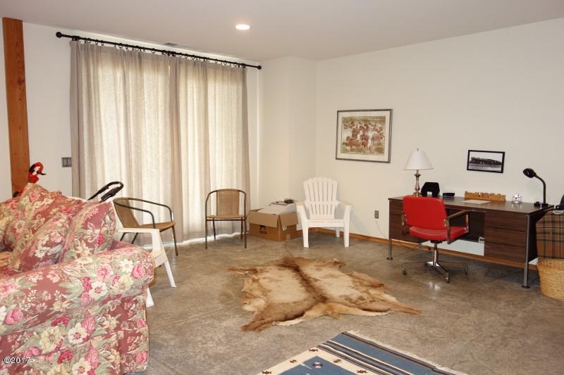 50007 South South Beach Point Road Neskowin, OR 97149 - Photo 23 of 31 Walker 029 (800x533)