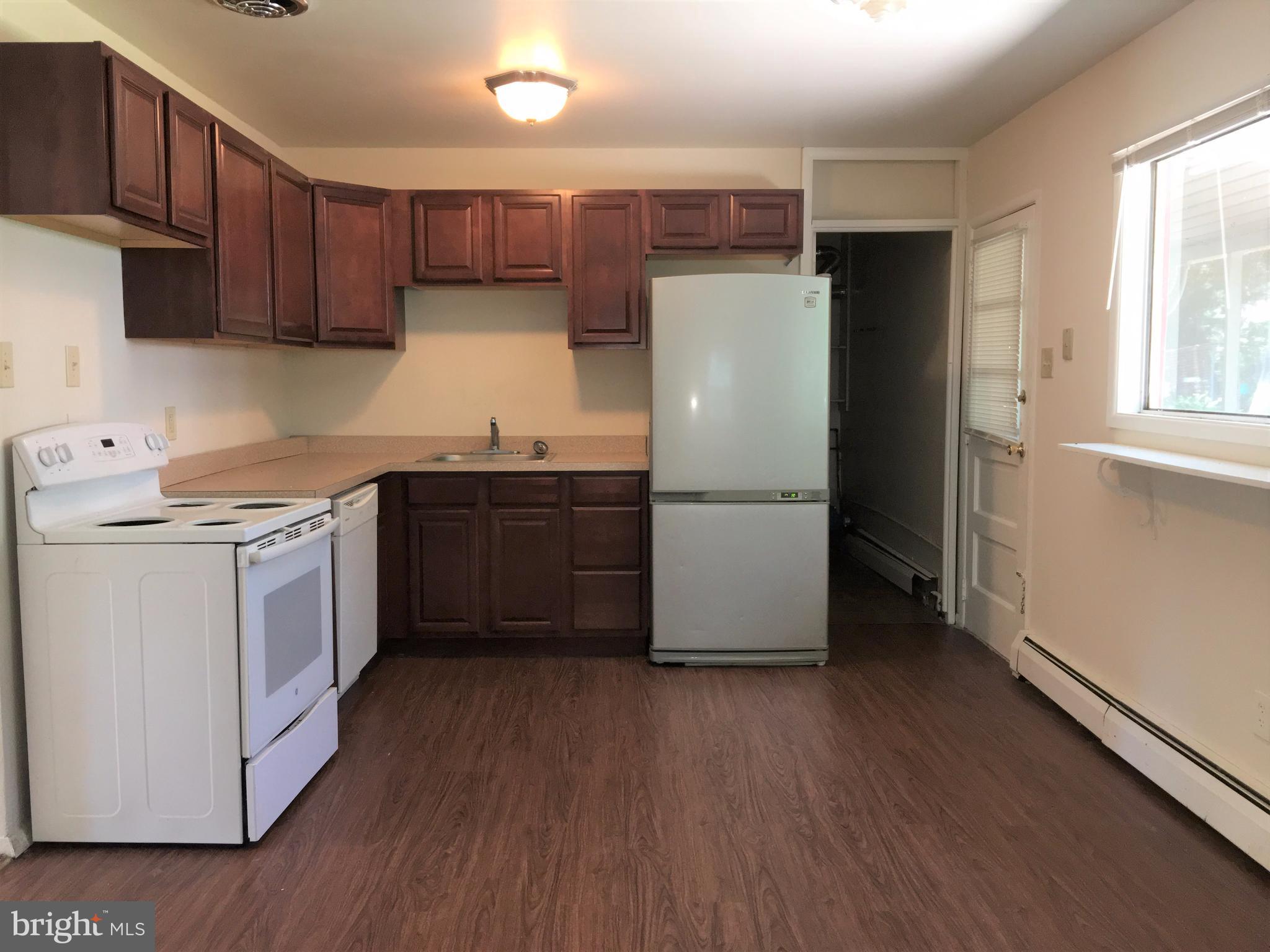 1622 Long Point Road Pasadena, MD 21122 - Photo 11 of 30 Kitchen