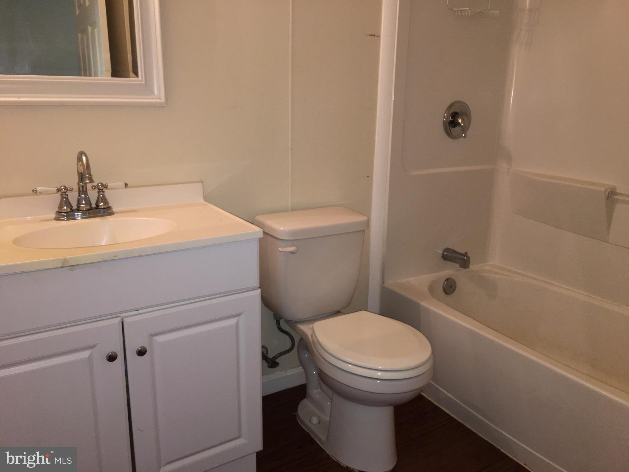 1622 Long Point Road Pasadena, MD 21122 - Photo 17 of 30 Bath