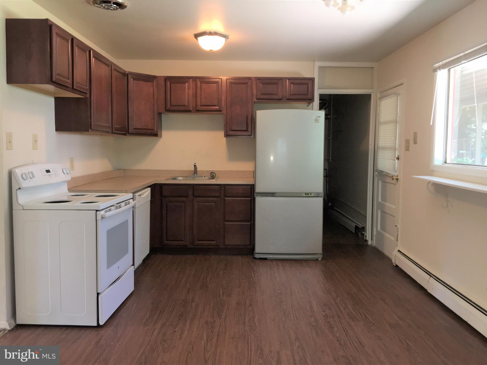 1622 Long Point Road Pasadena, MD 21122 - Photo 10 of 30 Kitchen