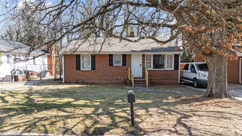 916 Forrest Street High Point, NC 27262 - Photo 3 of 13