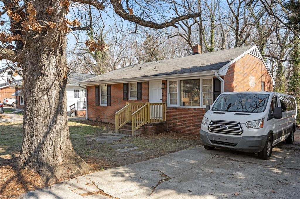 916 Forrest Street High Point, NC 27262 - Photo 5 of 13