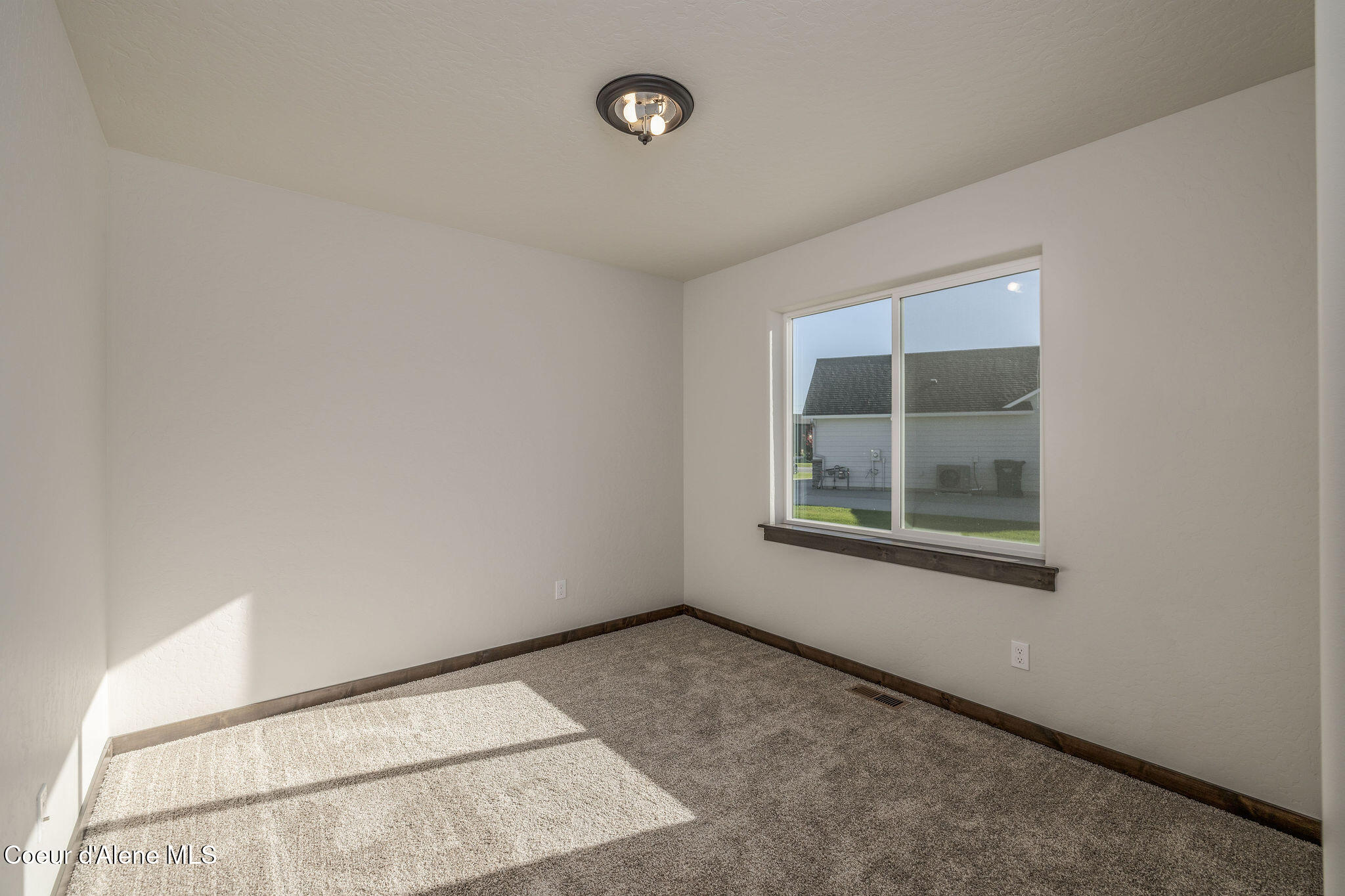 11723 North Simmons Lane Rathdrum, ID 83858 - Photo 17 of 18 17 Guest bed2