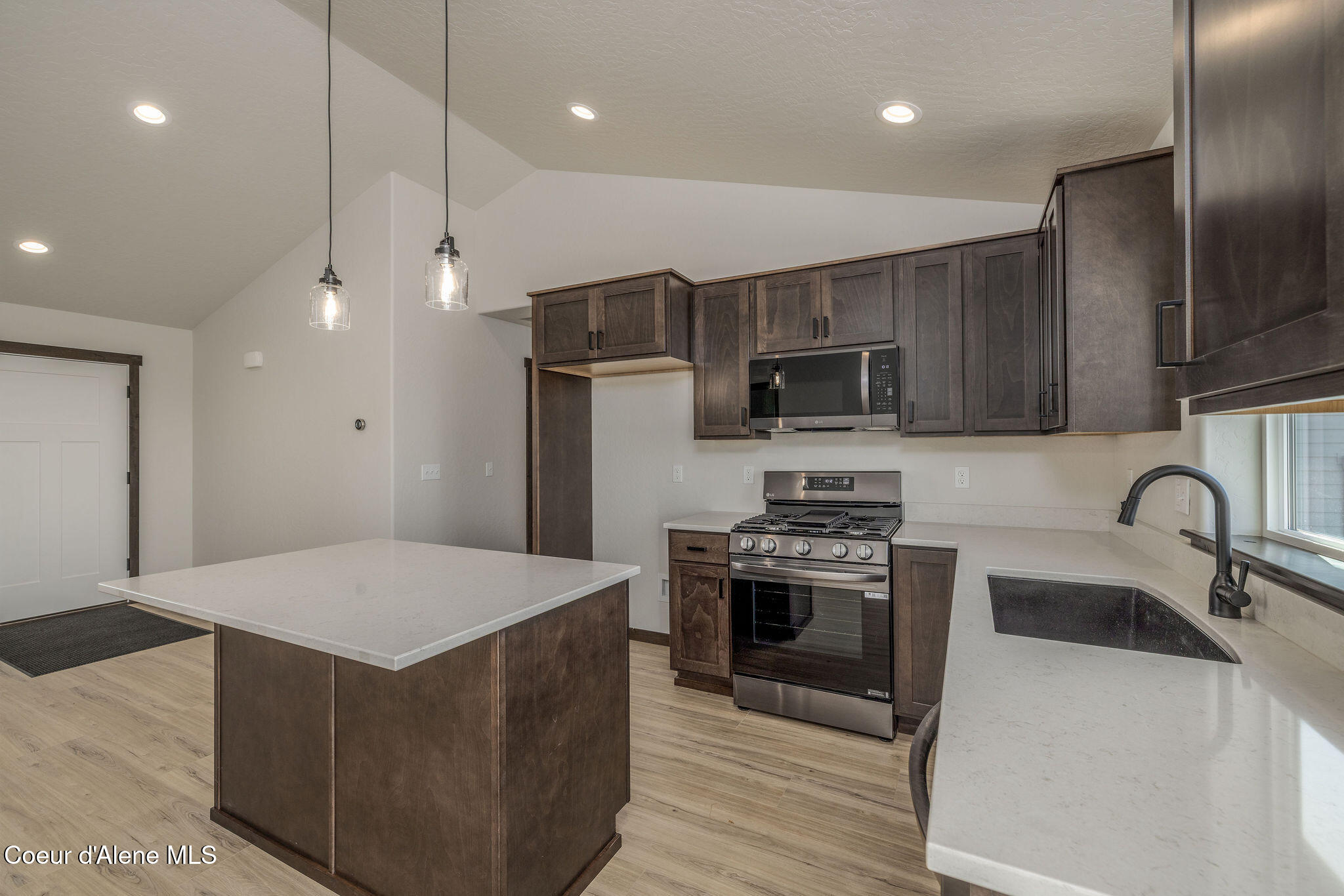 11723 North Simmons Lane Rathdrum, ID 83858 - Photo 6 of 18 7 Kitchen