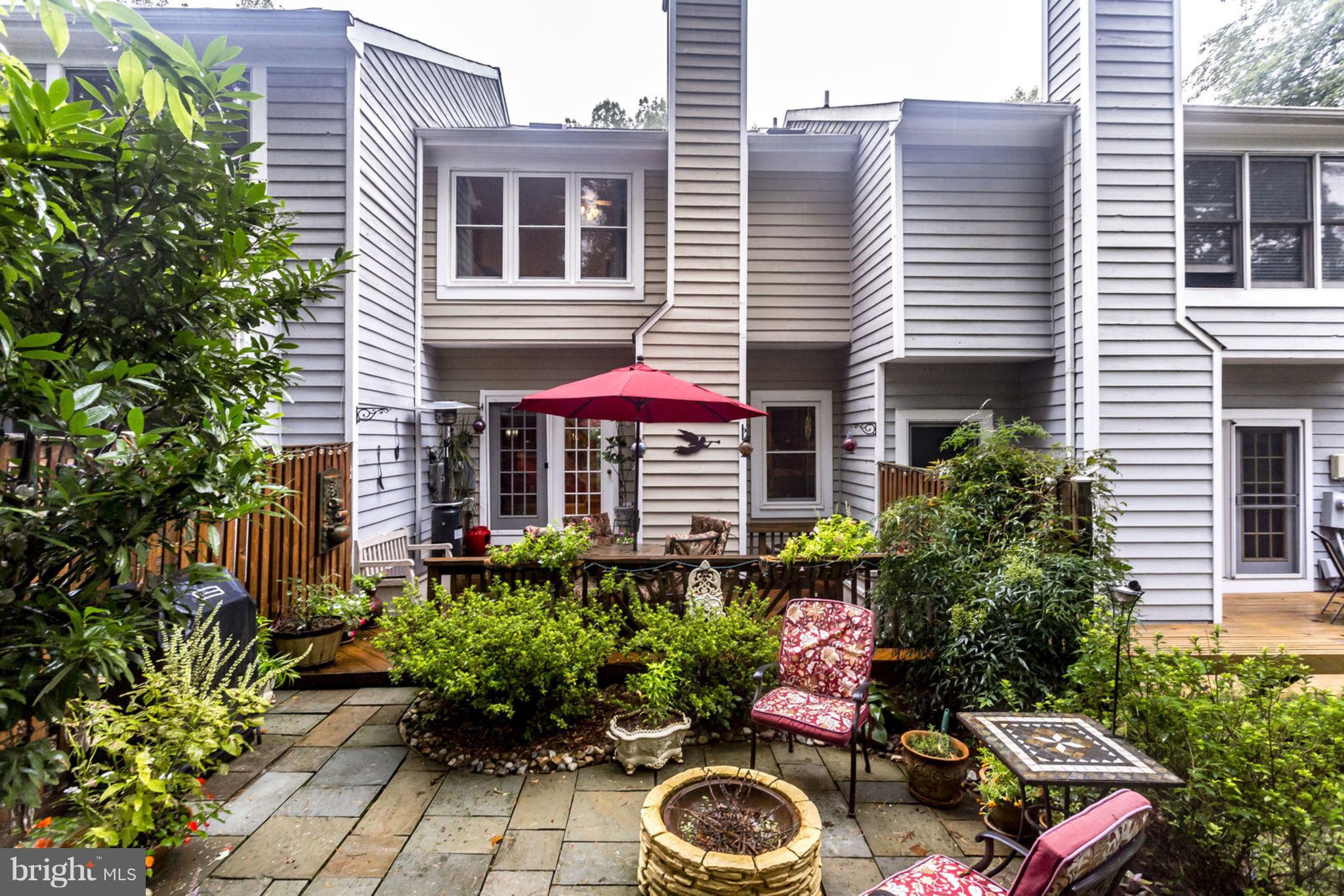 1447 Newport Spring Court Reston, VA 20194 - Photo 26 of 29 Exterior (Rear) - Extended Garden