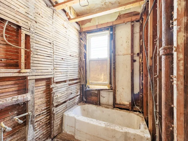 $85,000 | 5225 South Wood Street, Chicago, IL 60609