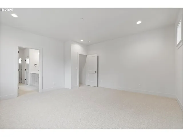 $949,930 | 14994 Southeast Andre Way, Clackamas, OR 97015