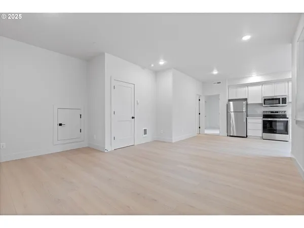 $899,930 | 14994 Southeast Andre Way, Clackamas, OR 97015