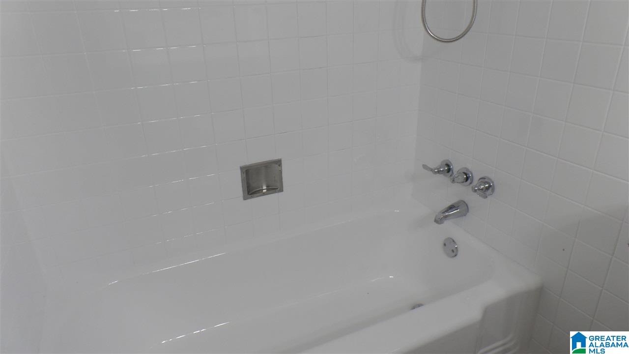 1113 Barnisdale Road Birmingham, AL 35235 - Photo 28 of 32