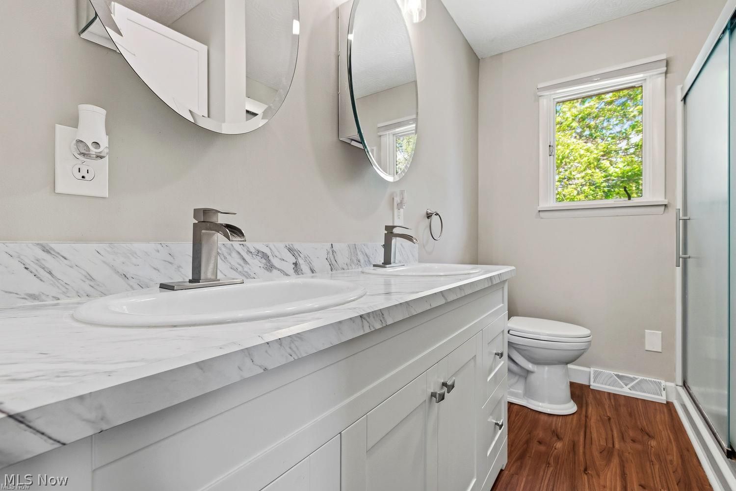 6885 Kepler Road Clinton, OH 44216 - Photo 18 of 42 En-suite full bath