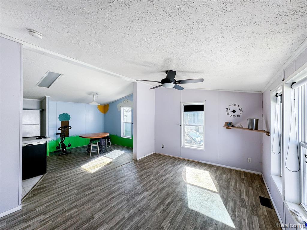 20832 Tuck Road, Unit 79 Farmington, MI 48336 - Photo 4 of 15