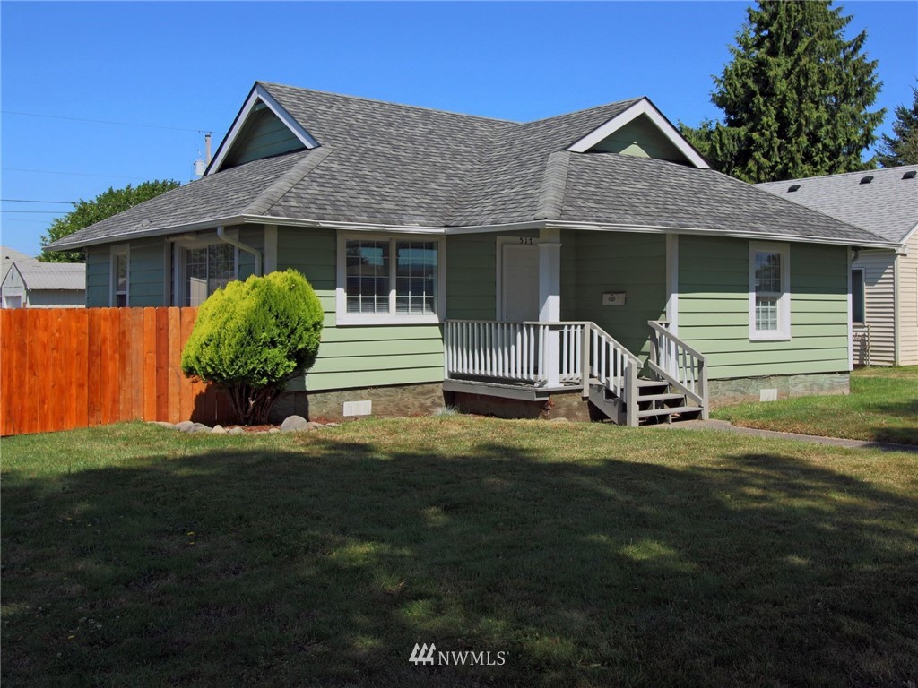 517 Oregon Way Longview, WA 98632 - Photo 2 of 27 Gallery Image 2