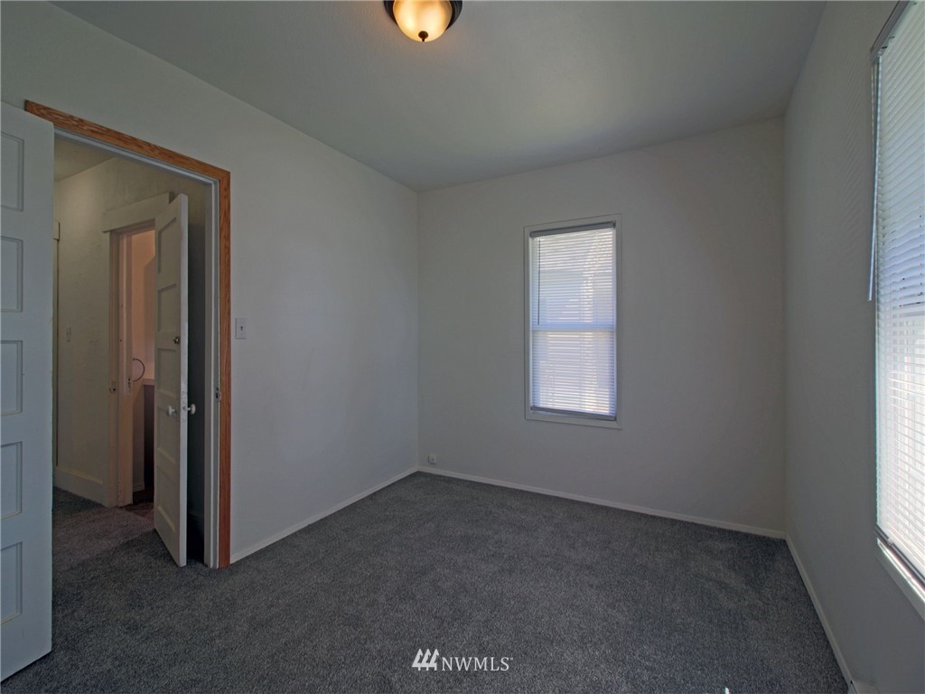 517 Oregon Way Longview, WA 98632 - Photo 16 of 27 Gallery Image 16