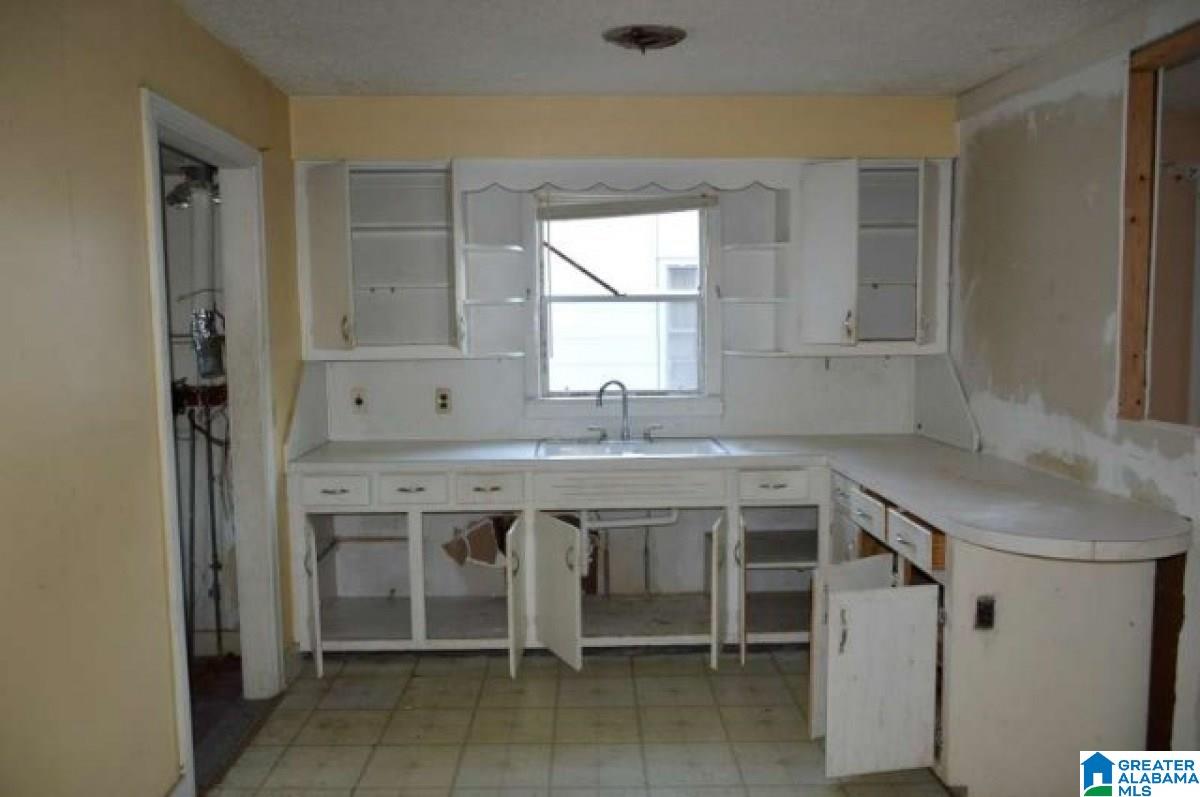 1736 34th Street North Birmingham, AL 35208 - Photo 3 of 8