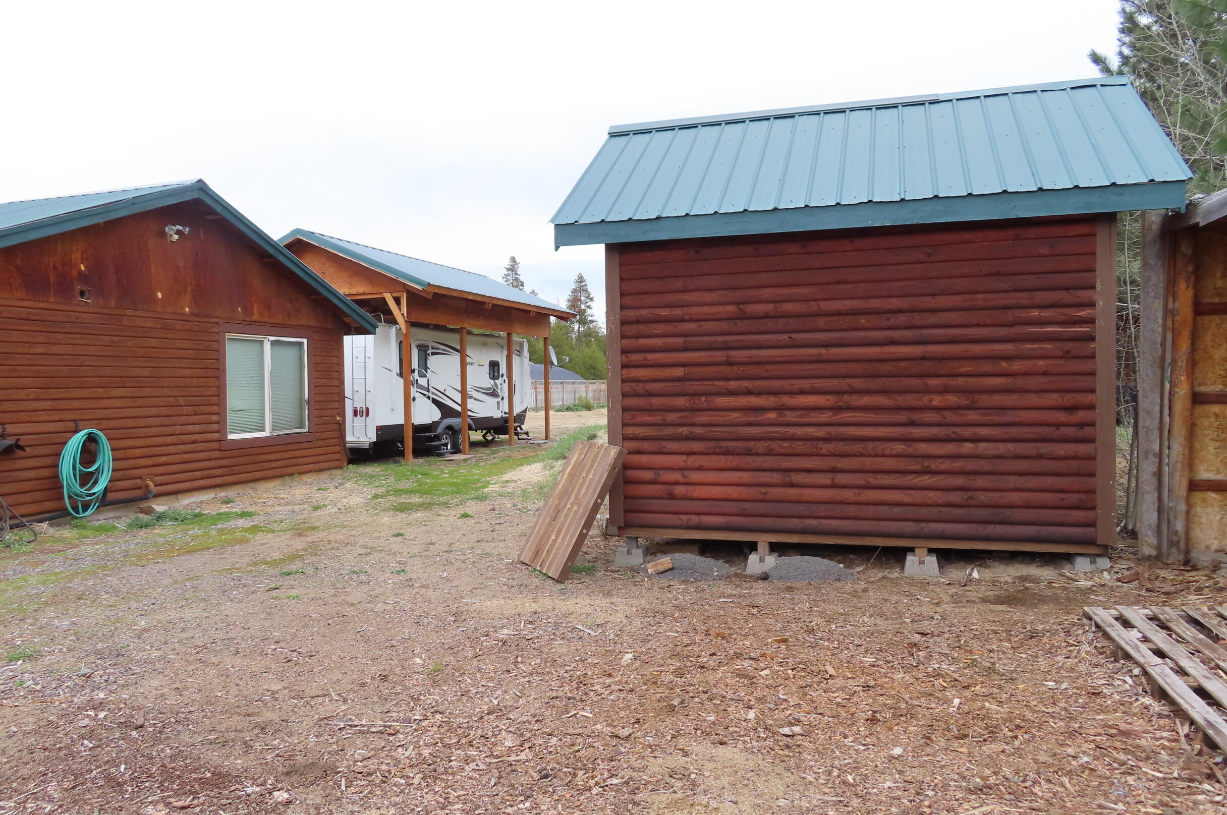 51240 Dianne Road La Pine, OR 97739 - Photo 32 of 45 Garage, RV cover & Storage