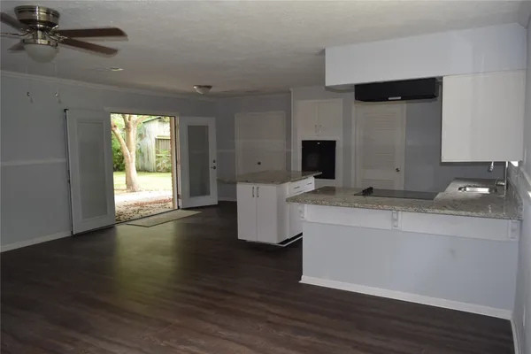 $2,300 | 9902 Tolman Street, Houston, TX 77034
