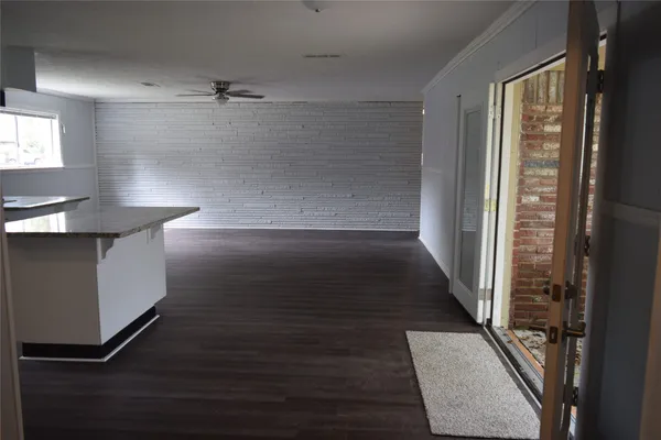 $2,300 | 9902 Tolman Street, Houston, TX 77034