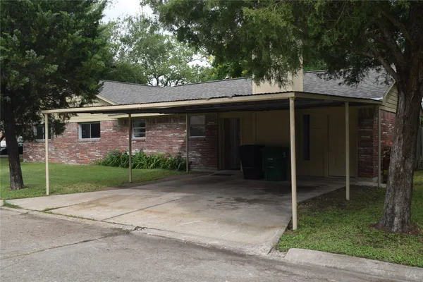 $2,300 | 9902 Tolman Street, Houston, TX 77034