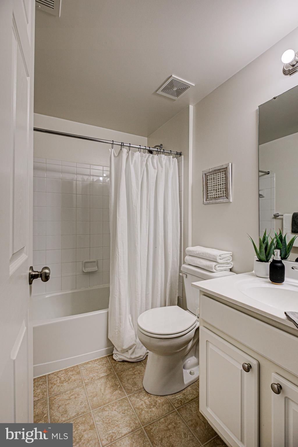 9605 Torino Road, Unit 72 Ellicott City, MD 21042 - Photo 29 of 40 Full Bath