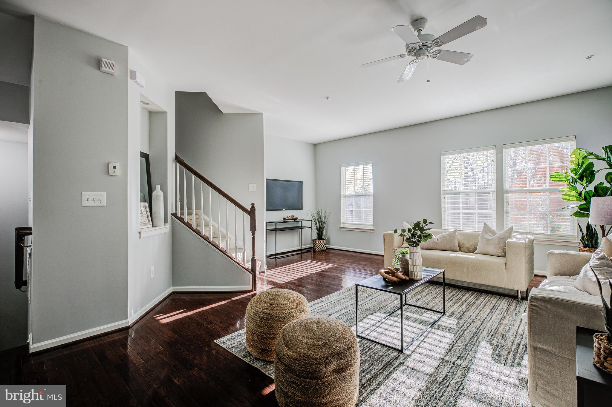 9605 Torino Road, Unit 72 Ellicott City, MD 21042 - Photo 4 of 40 Living Room