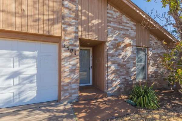 $205,000 | 1501 Bailey Avenue, Dumas, TX 79029