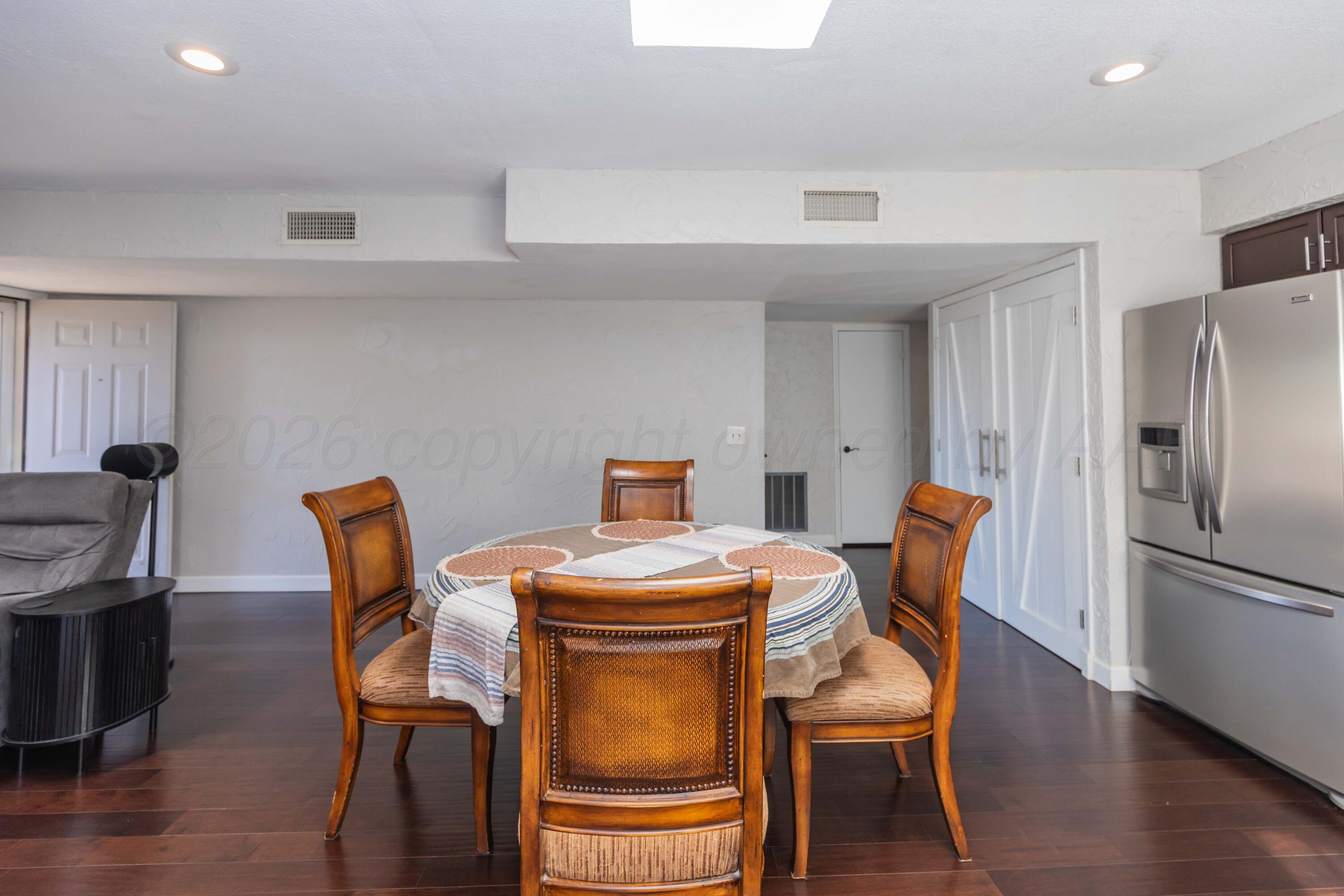 1501 Bailey Avenue Dumas, TX 79029 - Photo 15 of 37 DINING VIEW 2