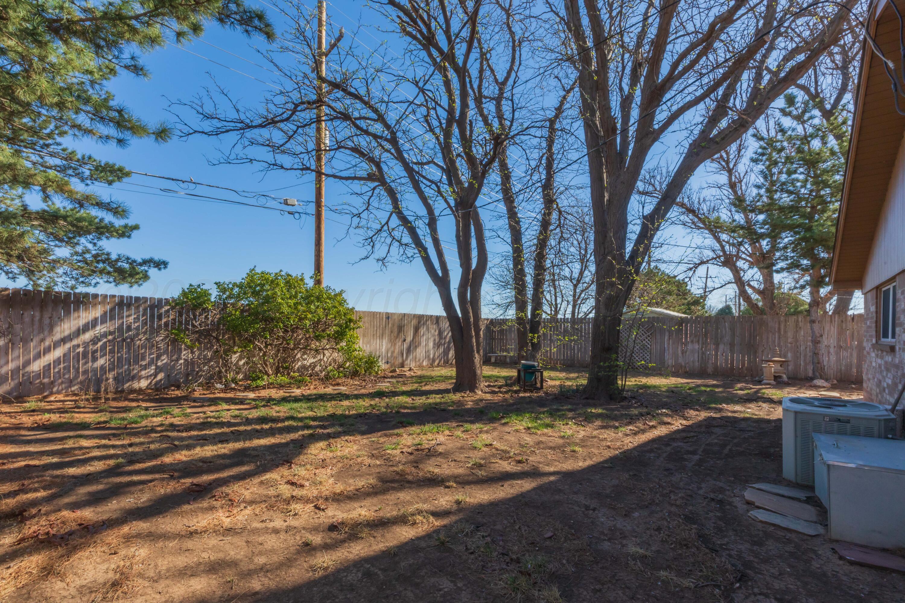 1501 Bailey Avenue Dumas, TX 79029 - Photo 36 of 37 BACKYARD VIEW 1