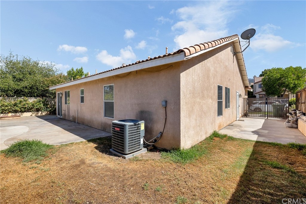 175 Paperbirch Circle Corona, CA 92881 - Photo 31 of 33 a view of outdoor space and yard