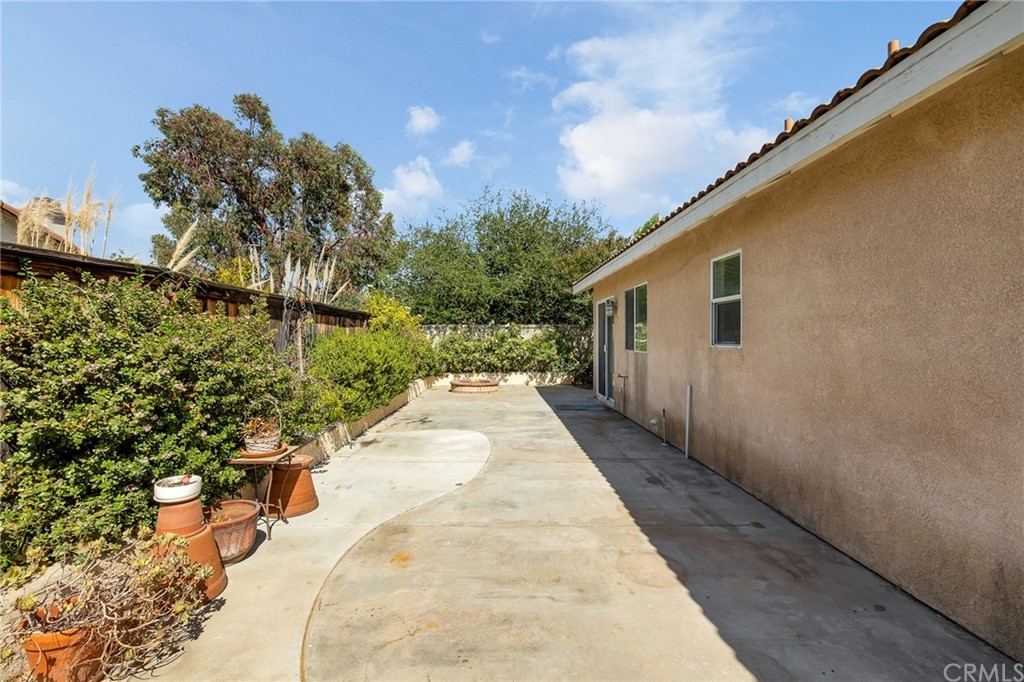 175 Paperbirch Circle Corona, CA 92881 - Photo 32 of 33 a view of a backyard